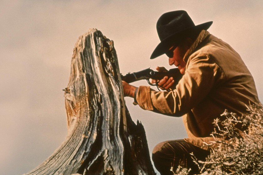 Si ‘Supergirl’ te deja con ganas de más, hay un estupendo western clásico protagonizado por John Wayne del que hereda más de una cosa