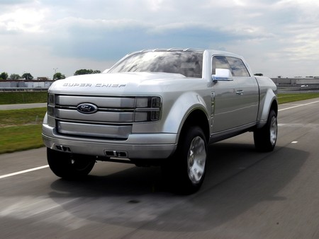 Así era la descomunal Ford F-250 Super Chief, la pick-up con nombre de locomotora que usaba hasta tres combustibles para moverse
