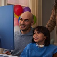 Apple quiere proteger a tu hijo más que nunca antes. Pero el mensaje principal es "compra un iPhone a tu niño"