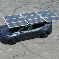 O dono de um Tesla Model Y encheu seu teto com painéis solares para carregar "até 100 km"; não é uma boa ideia 
