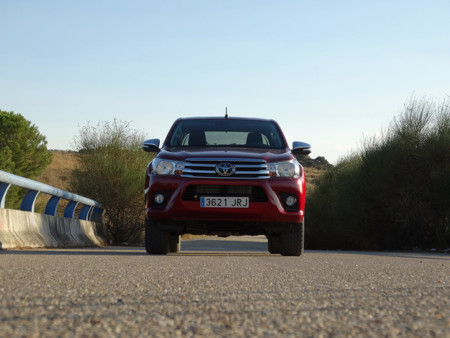 Morro Prueba Toyota Hilux Exteriores Asfalto