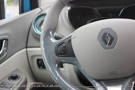 Renault Captur 2013, volante