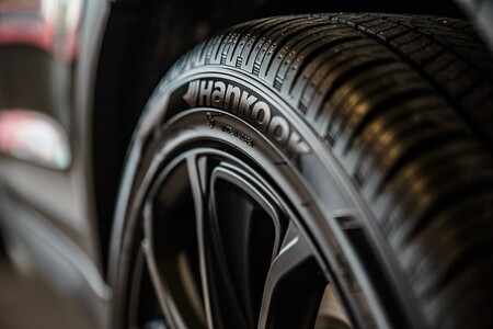 Dónde debo mirar qué presión necesitan las ruedas del coche que acabo de comprar