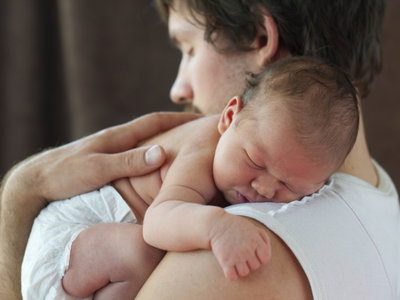 Se amplía a un mes el permiso de paternidad a partir del 1 de enero de 2017