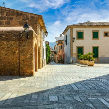 Hasta hace 100 años, la mayor parte de España (incluso el norte) tenía paredes encaladas. Pero todo ha cambiado en el último siglo