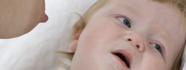 Mi bebé rechaza el pecho: posibles causas y soluciones