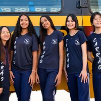 Alunas brasileiras de 16 e 17 anos transformaram óleo de cozinha em biodiesel que moveu um ônibus por quase uma semana