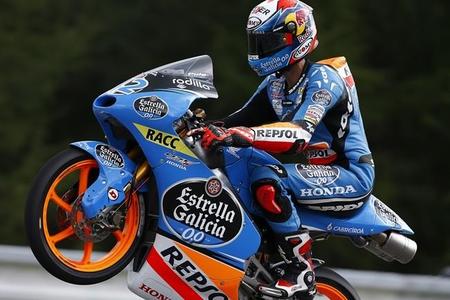 Álex Márquez celebra la pole de Moto3