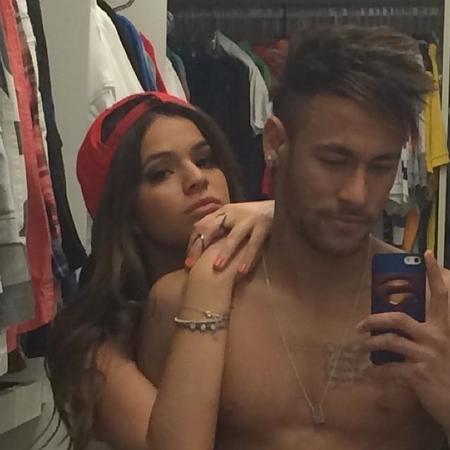 Al loro chicas que Neymar se nos ha quedado solterito