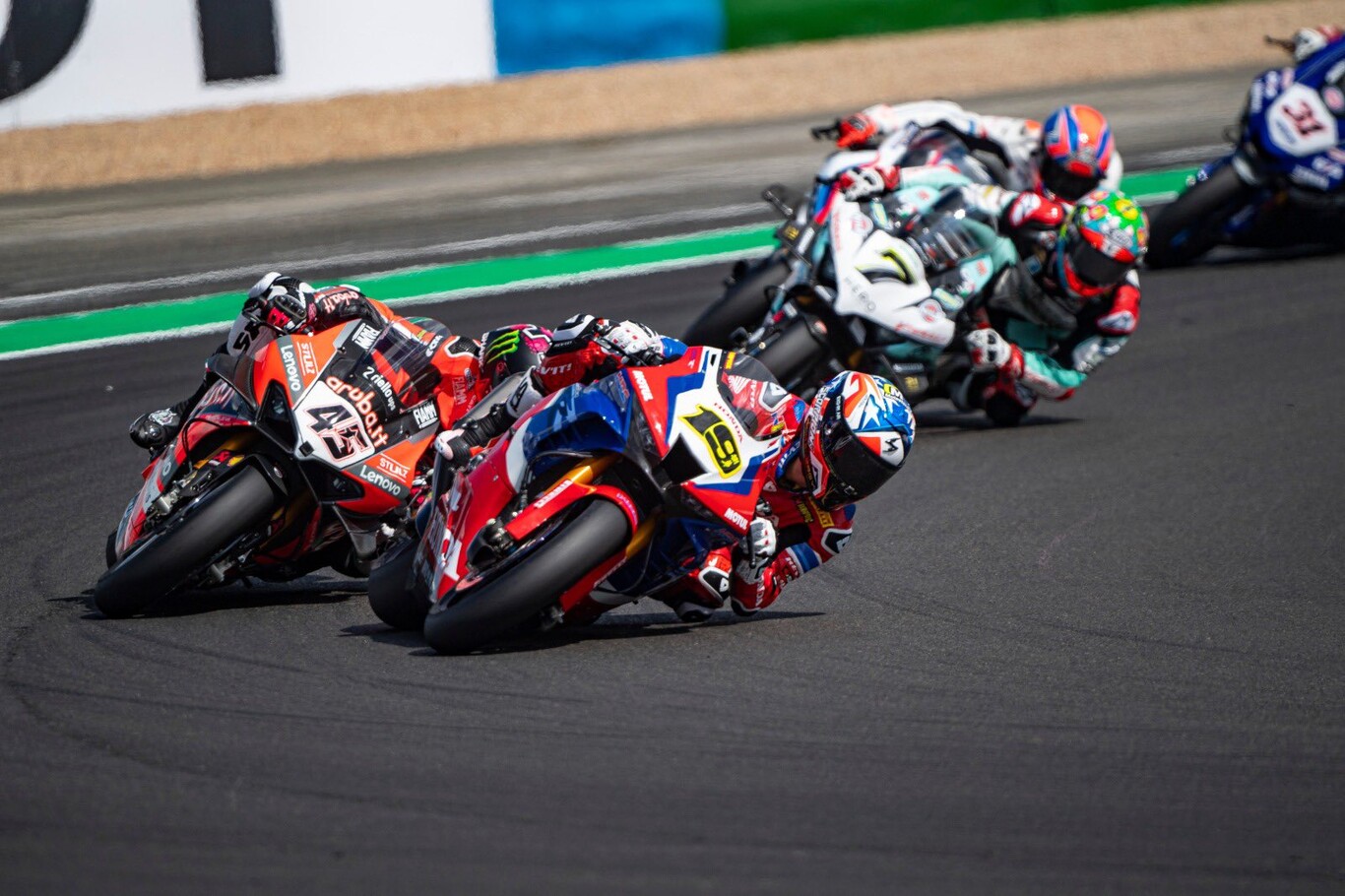 SBK Cataluña 2021: Horarios, favoritos y dónde ver las carreras en directo