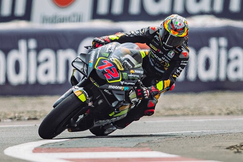 Marco Bezzecchi hace la primera pole en la India, las Honda son el rival de Ducati y Álex Márquez se hace daño