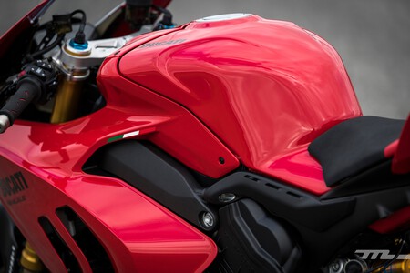 Ducati Panigale V4 2022 013
