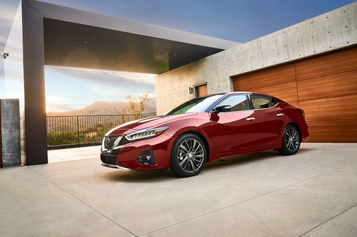 Nissan actualiza al Maxima para 2019 para que sea más llamativo, sobre todo en el interior