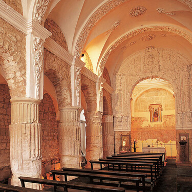 Por su fachada pasa desapercibida, pero esta iglesia en La Rioja es una de las más fascinantes y antiguas de España con más de 1.500 años de historia 