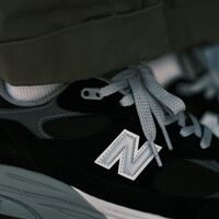 New Balance tiene el chollo del verano: estas zapatillas comodísimas para llevar en todos tus viajes a mitad de precio 