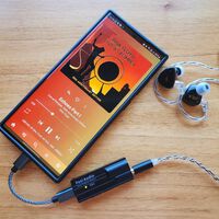 Prefiero usar auriculares con cable aunque los móviles ya no tengan minijack. Tengo motivos de peso