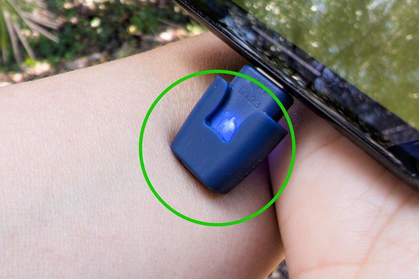 Hay un accesorio que enchufo al móvil cada vez que me pica un mosquito. Ha llegado ese momento del año