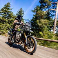 Cuando BMW se alió con un gigante chino para fabricar motos no pensó que 20 años después acabaría siendo apisonado por él 