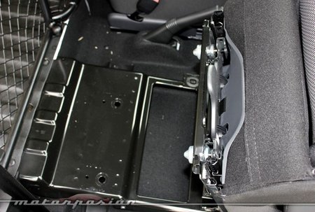 Asiento del acompañante levantado 