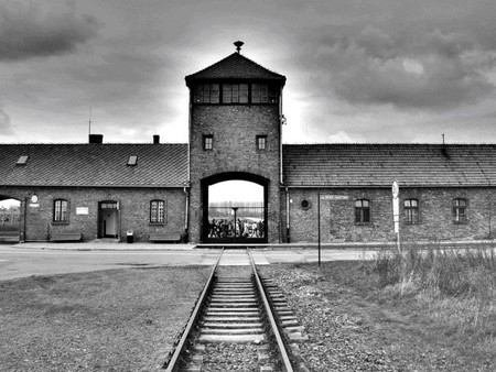 Los 7 enanitos que sobrevivieron al campo de concentración nazi (y II)