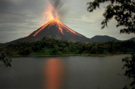 ¿Cuán intenso puede ser el ruido producido por un volcán?