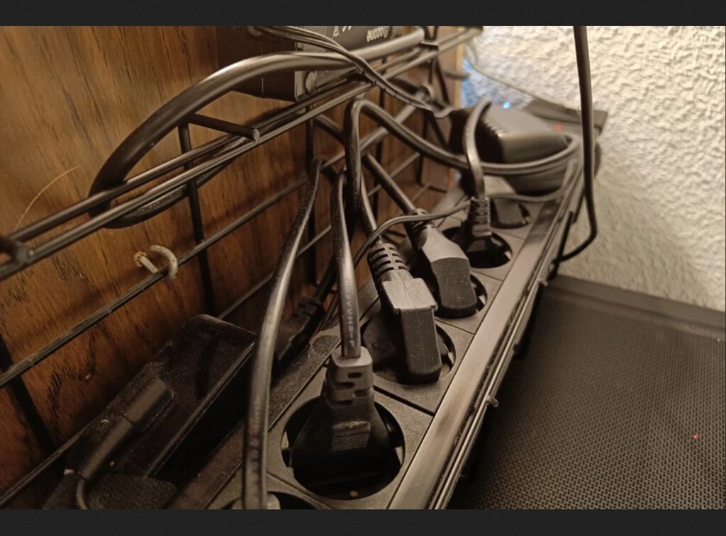 "Cuanto antes reaccionemos, más opciones de evitar un incidente grave". Iberdrola avisa sobre las averías eléctricas más frecuentes 