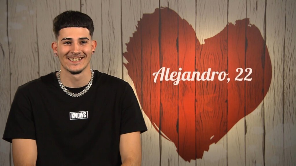 'First Dates': el soltero de Granada le confiesa a su cita que dejó a su expareja por exceso de sexo. 