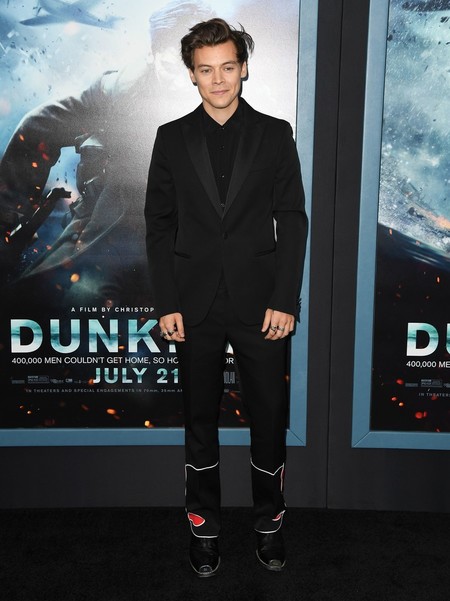 Medio Elegante Medio Informal Asi Fue El Look De Harry Styles En La Premiere De Dunquerque 3