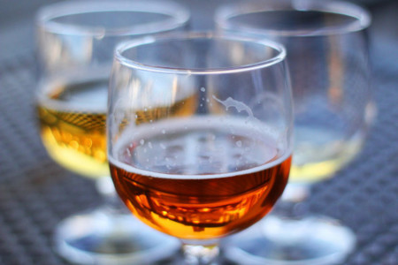 ¿Bebes más alcohol los días que entrenas más duro?