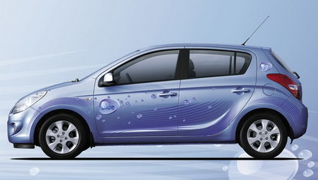 Hyundai i20 blue