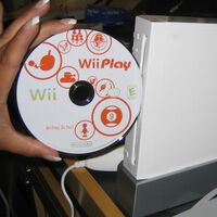 “Esta compra es es una especie de redención”: Recibió su Nintendo Wii 19 años tarde y su niño interior lo celebró como nunca