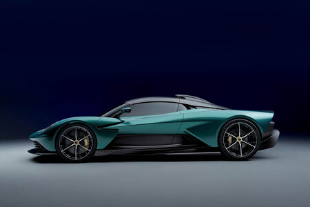 Aston Martin Valhalla 2024