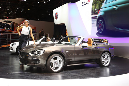 ¡Y ya van 15! Abarth, Alfa Romeo, Fiat y Jeep tampoco acudirán al próximo Salón del Automóvil de París