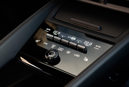 Porsche Macan Gts Electric 12