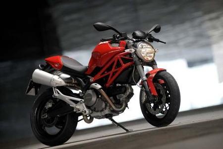 Ducati Monster 696, ahora con seguro de regalo