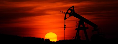 Arabia Saudí quiere que paguemos la gasolina más cara porque tiene un plan: convertirse en una potencia del coche eléctrico 