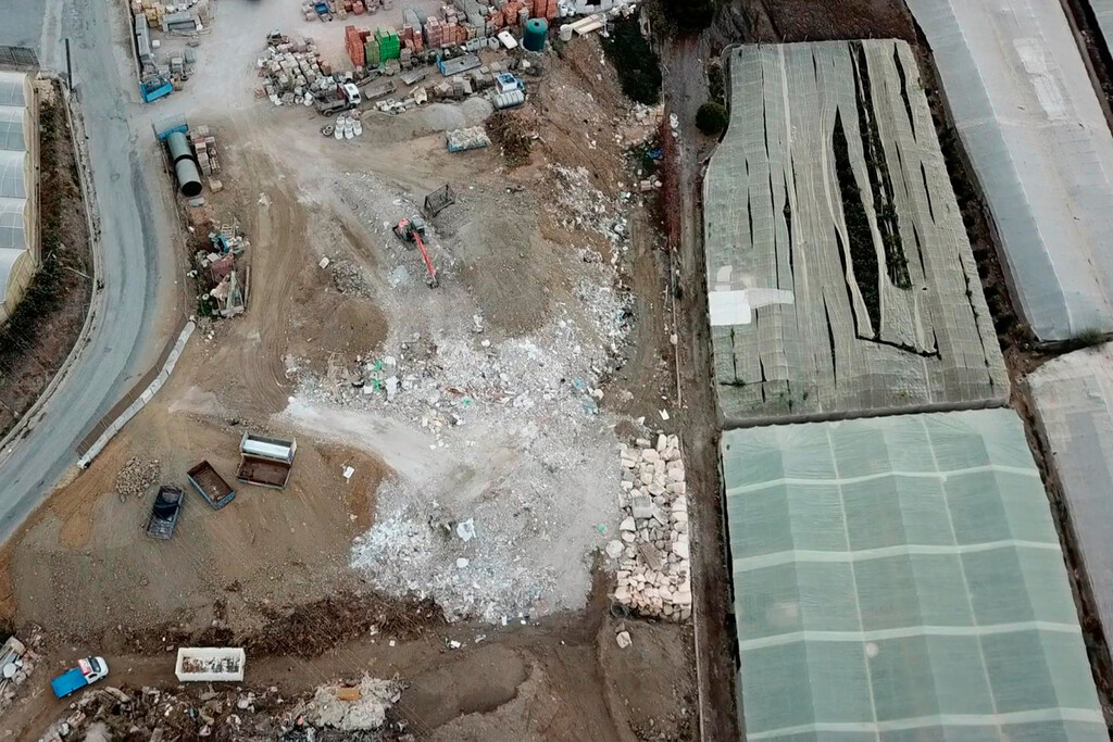 Málaga tenía unas parcelas rústicas envidiables. Ahora tiene una bomba de relojería con 167.000 toneladas de escombros y amianto