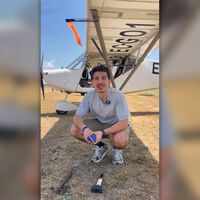 Óscar ha cambiado la furgoneta camper por una avioneta: “Llevo una tienda de campaña, una hamaca y hasta un hornillo”