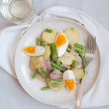 Ensalada liégeoise: un clásico belga que puede convertirse en tu plato estrella del verano 