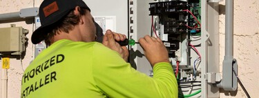 Rodrigo Martín, electricista: "A la gente no le importa gastar 4.000 euros en un sofá, pero le cuesta hacerlo en una instalación eléctrica porque no se ve" 
