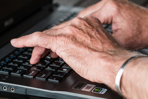 Tras años de práctica todavía no sabemos escribir correos electrónicos 