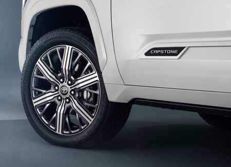 Toyota Tundra Capstone 2022 1600 0e