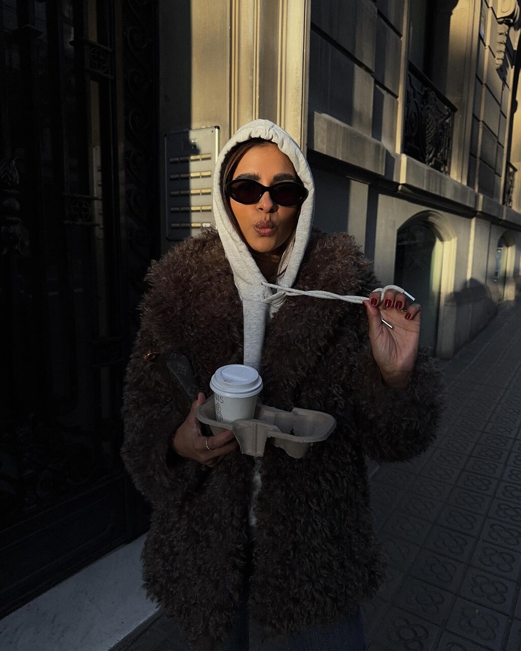 Stradivarius vende la chaqueta de pelo más elegante que llevaremos sin parar este otoño porque es muy ponible 