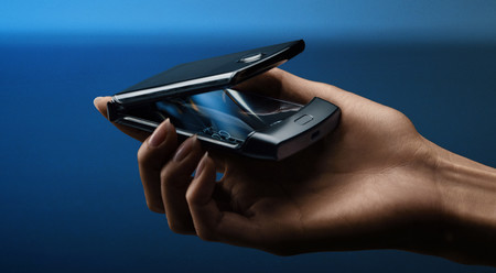 Motorola razr: pantalla plegable y diseño de tipo concha para la reinvención del mítico RAZR V3