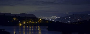 Rompe tu rutina con la magia del fuego bajo el cielo estrellado a menos de una hora de Bogotá ¿Cómo inscribirse a las caminatas nocturnas guiadas en el Embalse del Neusa? 