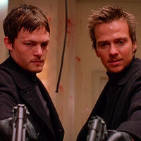 Una pelea de borrachos le costó a Ewan McGregor el papel protagonista en esta joya oculta del cine de acción. Norman Reedus acabó siendo el protagonista de Los Elegidos 