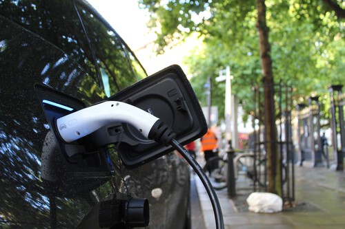 ¿Merece la pena el coche eléctrico? Aquí tienes una calculadora para comprobarlo