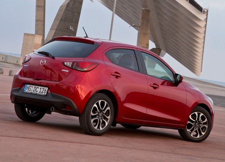 #Podcast 06: Parachoques trasero de Mazda 2 + entrevistamos a Mayra González, directora de Nissan