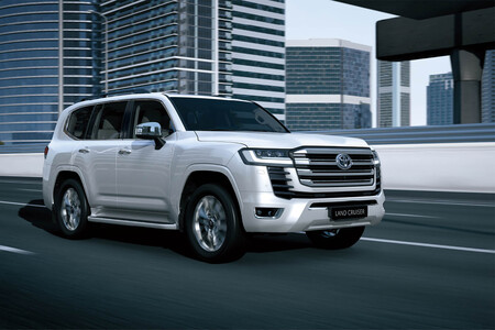 El Toyota Land Cruiser 300 más grande vuelve a la carga con 200 kg menos y ahora sin opción V8