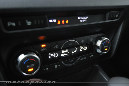 Mazda3 2013 Luxury AT